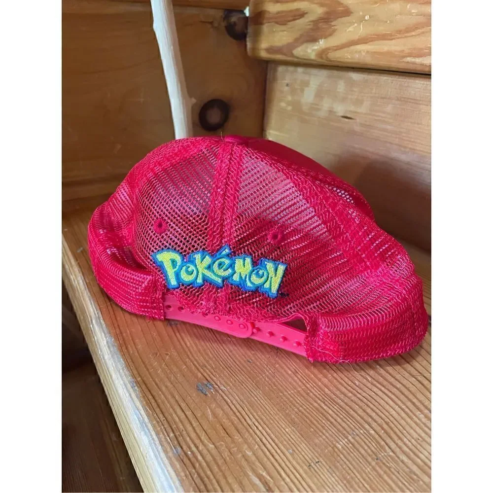 YOUTH RED/WHITE POKÉMON POKE BALL SNAPBACK TRUCKERS BASEBALL CAP